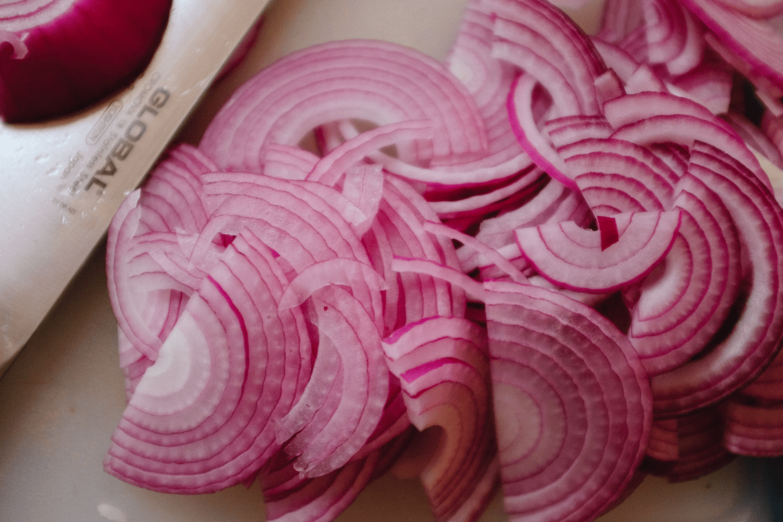 6-green-eggs-and-jam-onions-r