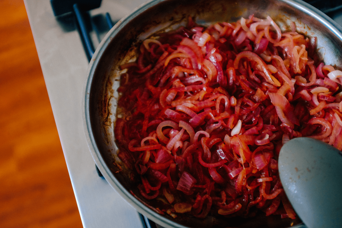 8-green-eggs-and-jam-onions-3-r