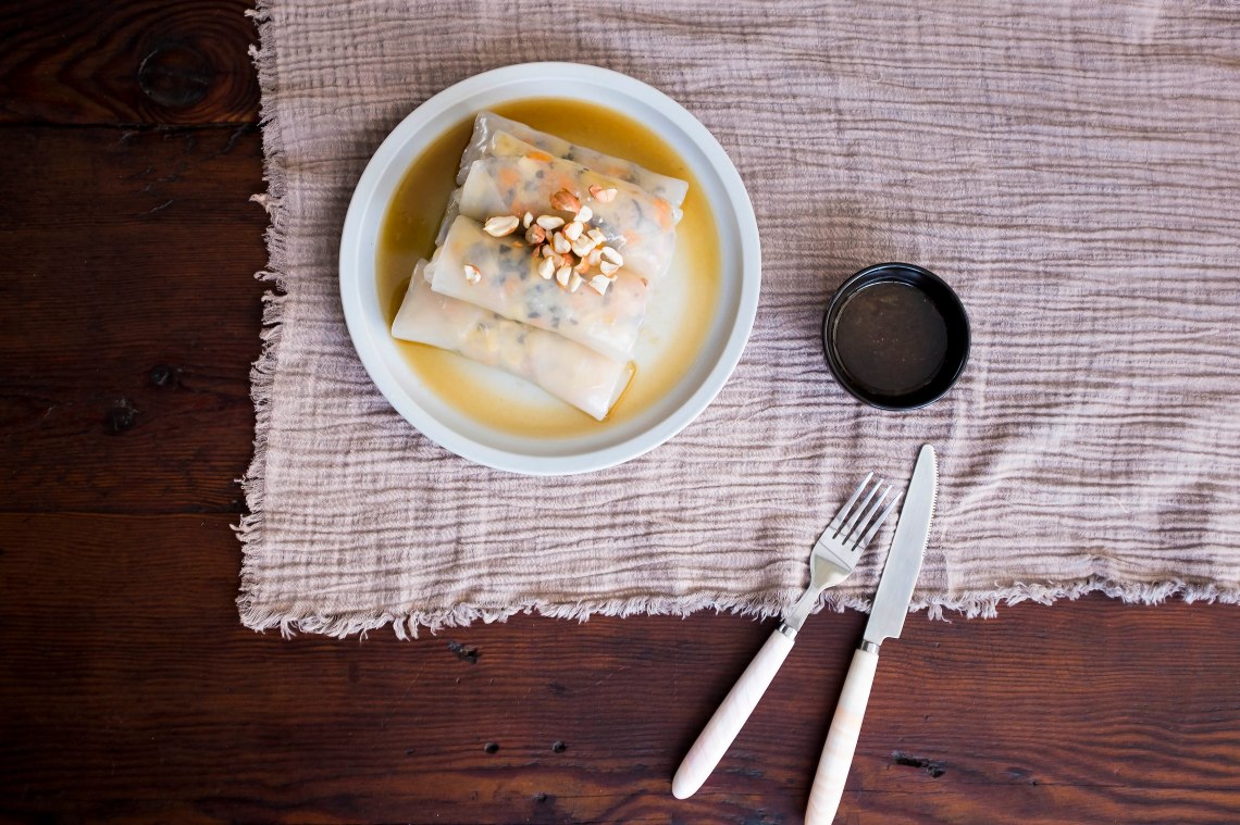 Steamed rice paper rolls